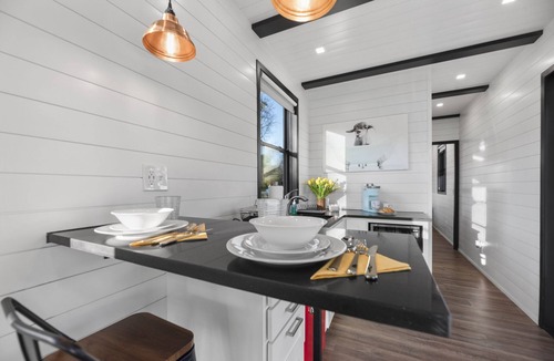 Willis House | Charcoal King: 2 mins to Lake Conroe! Heated Pool, Fire Pit, Stocked Ponds