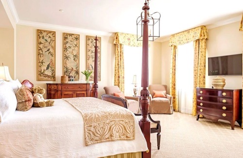 Charleston Historic District Hotel | Charleston King Charm: Planter Inn Room, Near Vibrant King Street District