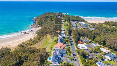 Coffs Harbour House | Charlesworth 15 - Beach Reserve, Amazing Views, Walk to Resorts, Pet Friendly, Sleeps 15,