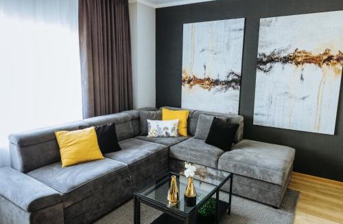 Oradea Apartment | Charlotte Apartment - 2Bedrooms w Parking near Nymphaea