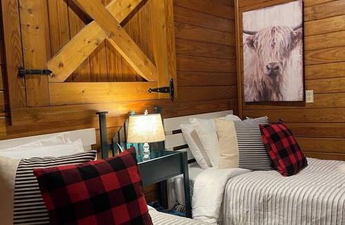 Cobham House | Charlottesville Keswick Wineries! Cozy 2 bdrmCottage Private Secluded Horse Farm