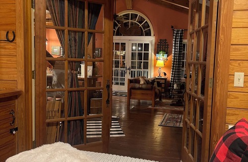 Cobham House | Charlottesville Keswick Wineries! Cozy 2 bdrmCottage Private Secluded Horse Farm