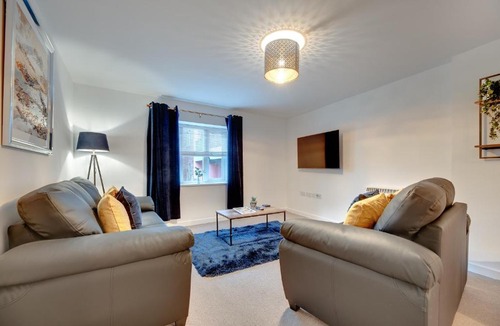 Newcastle-upon-Tyne Apartment | Charltons Bonds 2B By Week2Week City Living Stay