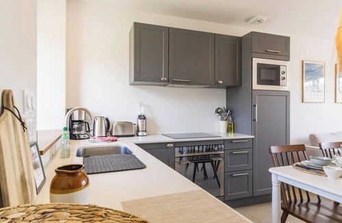 Saint-Aubin-de-Terregatte Cottage | Charming house, pets welcome, parking - 4 guests