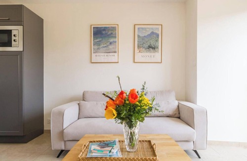 Saint-Aubin-de-Terregatte Cottage | Charming house, pets welcome, parking - 4 guests