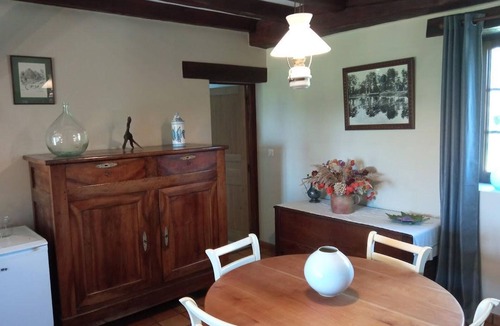 Cause-de-Clerans Cottage | Charming Farmhouse Near Dordogne River, Close to Medieval Villages, WiFi, Garden, Pets Welcome