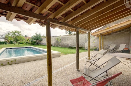 Saint-Germain-Laval Cottage | Charming cottage with pool, Wi-Fi and pets allowed