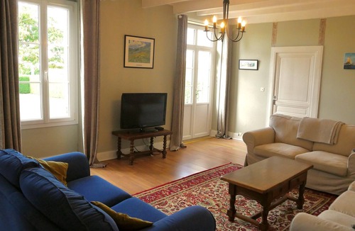 Saint-Quentin-de-Caplong House | Charming farmhouse with exclusive pool, enclosed garden and beautiful views