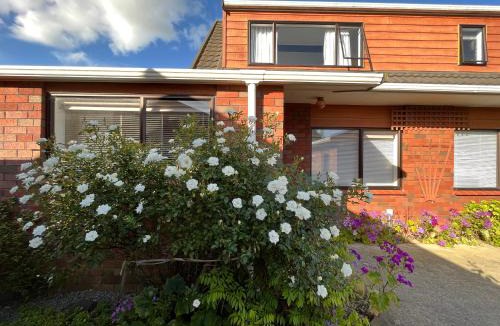 Palmerston North Bed & Breakfast | Charm on Chippendale Ensuite B&B