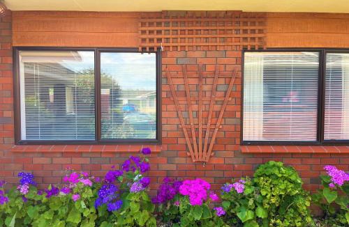 Palmerston North Bed & Breakfast | Charm on Chippendale Ensuite B&B