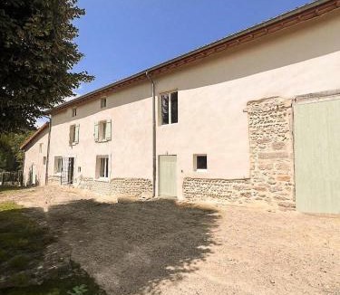 Saint-Georges-d'Esperanche House | Charmante maison en pierres, séjour à la ferme