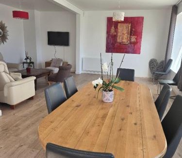 Saint-Nicolas-de-Bourgueil House | Charmante maison au cœur du village