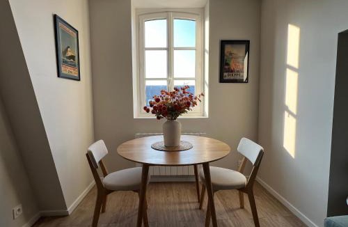 Dieppe Apartment | Charmant Duplex au Coeur du Marché