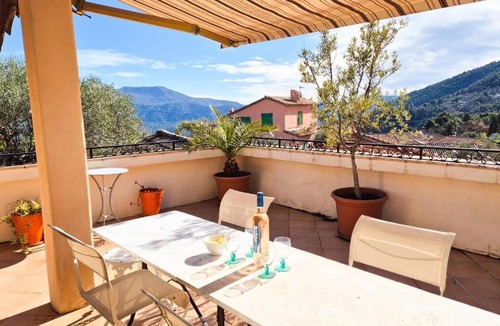 Chateauneuf-Villevieille Apartment | Charmante maison au calme - Piscine - Jardin - Parking - à 30min de Nice