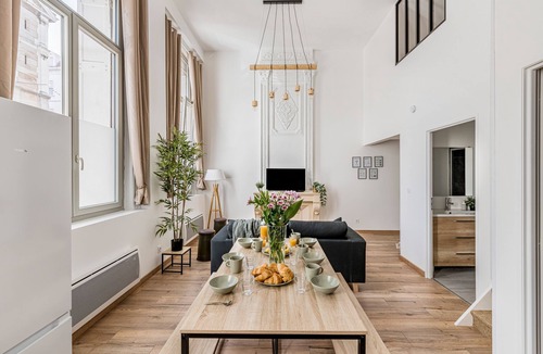 Jacquard - Prefecture Apartment | Charmant & Spacieux Appartement en Cœur de Ville de Saint-etienne - 6 Personnes