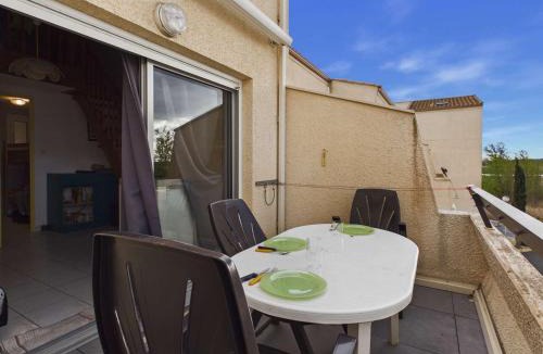 Marseillan Plage Apartment | Charmant Studio Cabine Mezzanine avec Terrasse et Piscine à Marseillan - 6 Couchages - FR-1-326-437