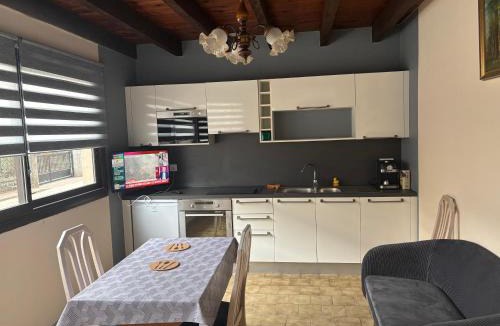 Pont-de-Labeaume Apartment | Charmant studio meublé en Ardèche à Pont de Labeaume proche de la rivière