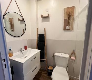 Anatole France Apartment | Charmant studio Narbonnais