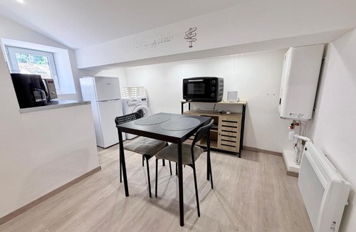 Les Mees Apartment | Charmant studio rénové au cœur des Mées