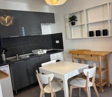 Porte Des Alpes - Mi Plaine - Manissieux Apartment | Charmant studio St Priest Proche Université Lyon2