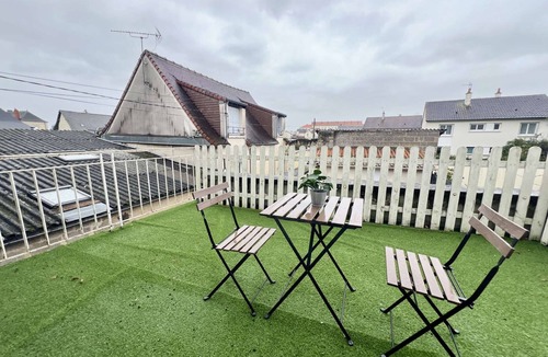 Chatellerault Apartment | Charmant studio terrasse en centre-ville