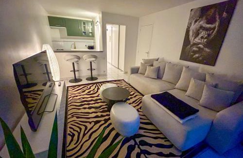 Boutonnet Apartment | Charmant T2 avec grande terrasse - Tram à 50m - Centre 10mn à pied