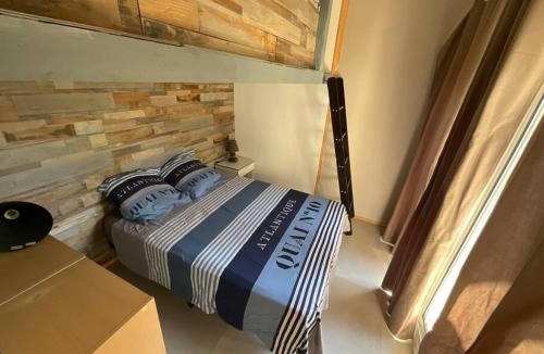 Saint Sever Apartment | Charmant T2, Cl 3 étoiles, 4 Lits, 4 personnes et 1enfant, parking et terrasse