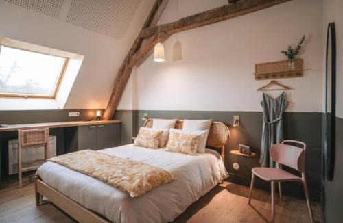 Contigny House | Charme Authentique du XIVe siècle avec WiFi et Parking à Contigny - FR-1-489-621