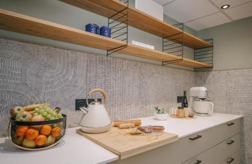 Contigny House | Charme Authentique du XIVe siècle avec WiFi et Parking à Contigny - FR-1-489-621