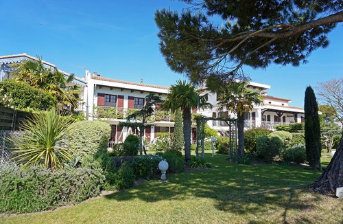 Saint-Georges-de-Didonne Apartment | Charming studio for 2 people with terrace 100 meters from the sea and the beach