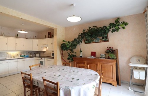 Saint-Just Cottage | Charming Renovated 1857 Farmhouse, Sleeps 9, BBQ, Wi-Fi, Near Nature & Historical Sights