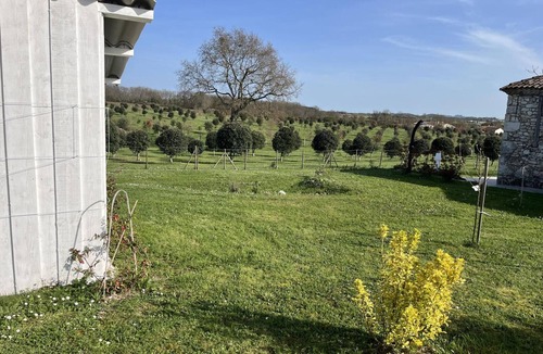 Saint-Aubin-de-Lanquais Cottage | Charming wine house with private jacuzzi, enclosed garden and WiFi