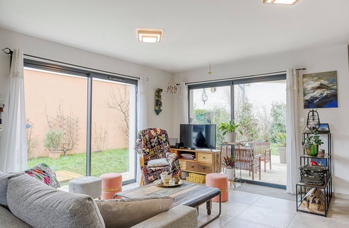 Saint-Didier-de-Formans House | Charming country house