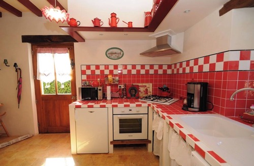 Dorceau Bed & Breakfast | Charming house. Cosy living room. 2 bedrooms. Summer cooking