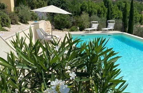 Saint-Saturnin-les-Apt Villa | Charming villa with private swimming pool and a view on Luberon