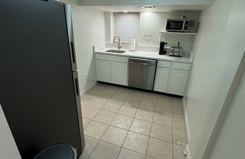 Seminary Hill House | Charming 1-bed 1-bath guesthouse in fabulous Alexandria, VA