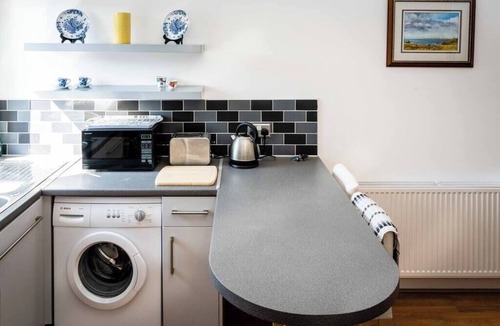 Glasgow Apartment | Charming 1-bed Southside Flat in Great Location