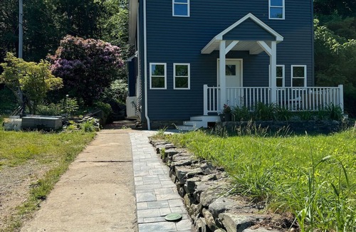 Glasgo Apartment | Charming 1-bedroom apartment in peaceful North Stonington