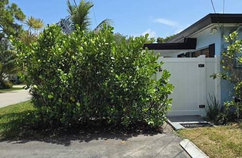 Middle River Terrace House | Charming 1-bedroom house in marvelous Fort Lauderdale with WiFi, AC, Parking