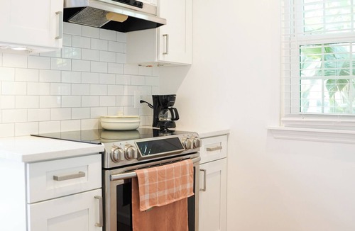 Northwood Shores Cottage | Charming 1 bedroom Cottage in West Palm Beach