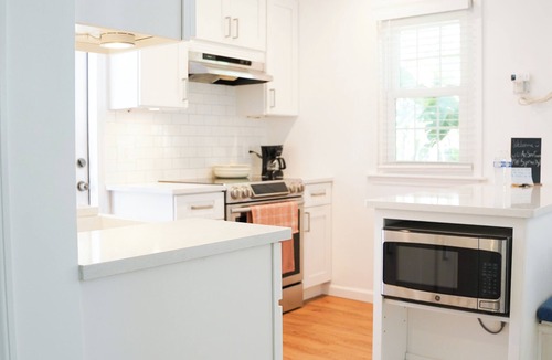 Northwood Shores Cottage | Charming 1 bedroom Cottage in West Palm Beach