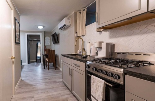 Eureka Springs Historic District Apartment | Charming 1-bedroom apartment in downtown Eureka Springs with AC