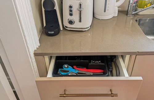 North Sydney Apartment | Charming 1 bedroom, park adjacent. city 5 minutes