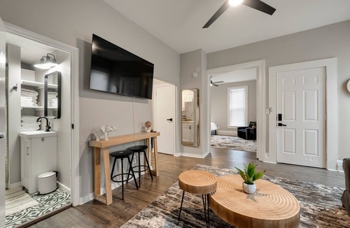 West Central Apartment | Charming 1-bedroom apartment in downtown Fort Wayne
