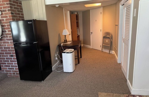 Middlebury Apartment | Charming 1-bedroom apartment with off street parking in Middlebury.