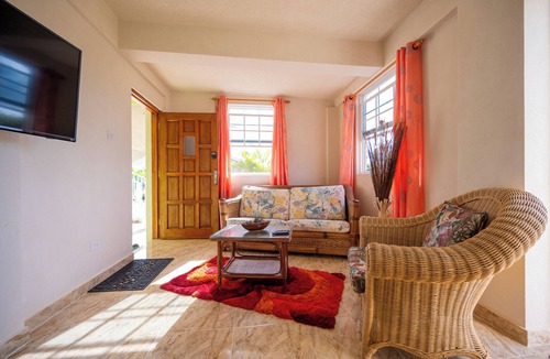 Saint Martins Apartment | Charming 1-bedroom apartment in enchanting Mangrove with AC, WiFi
