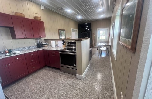 Colton Apartment | Charming 1-bedroom apartment within 2-miles of historic Grand Rapids, Ohio