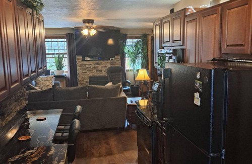 Monaca Apartment | Charming 1-bedroom apartment with WiFi, AC in delightful Monaca