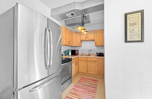 Weston Apartment | Charming 1-bedroom apartment in downtown historic Weston