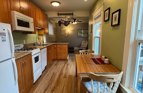 Stevens Apartment | Charming 1-bedroom apt in Capitol Hill